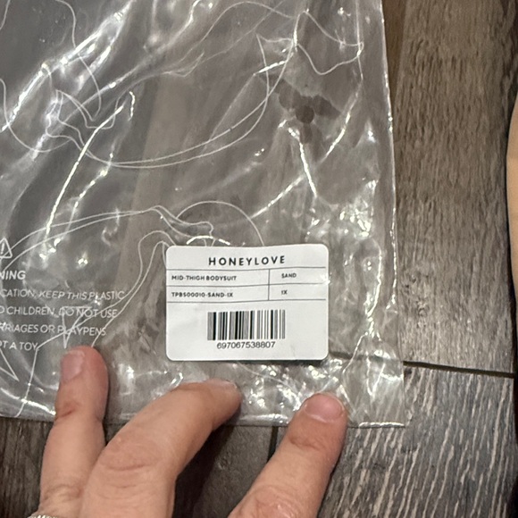 NWT Honeylove Women's Shapewear Bodysuit in Tan - Picture 2 of 4